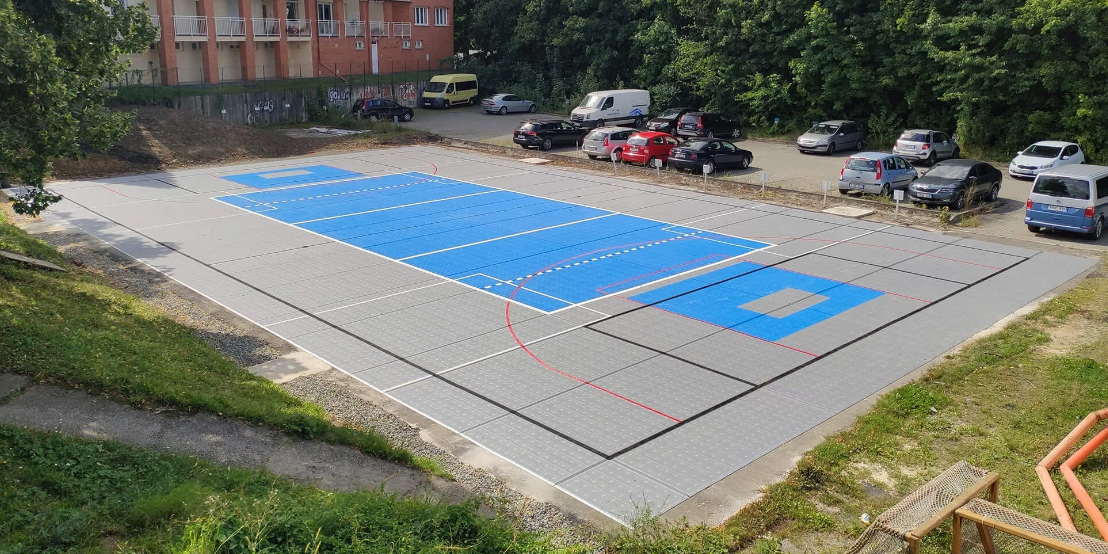 venkovní sportovní povrch na basketbal a volejbal